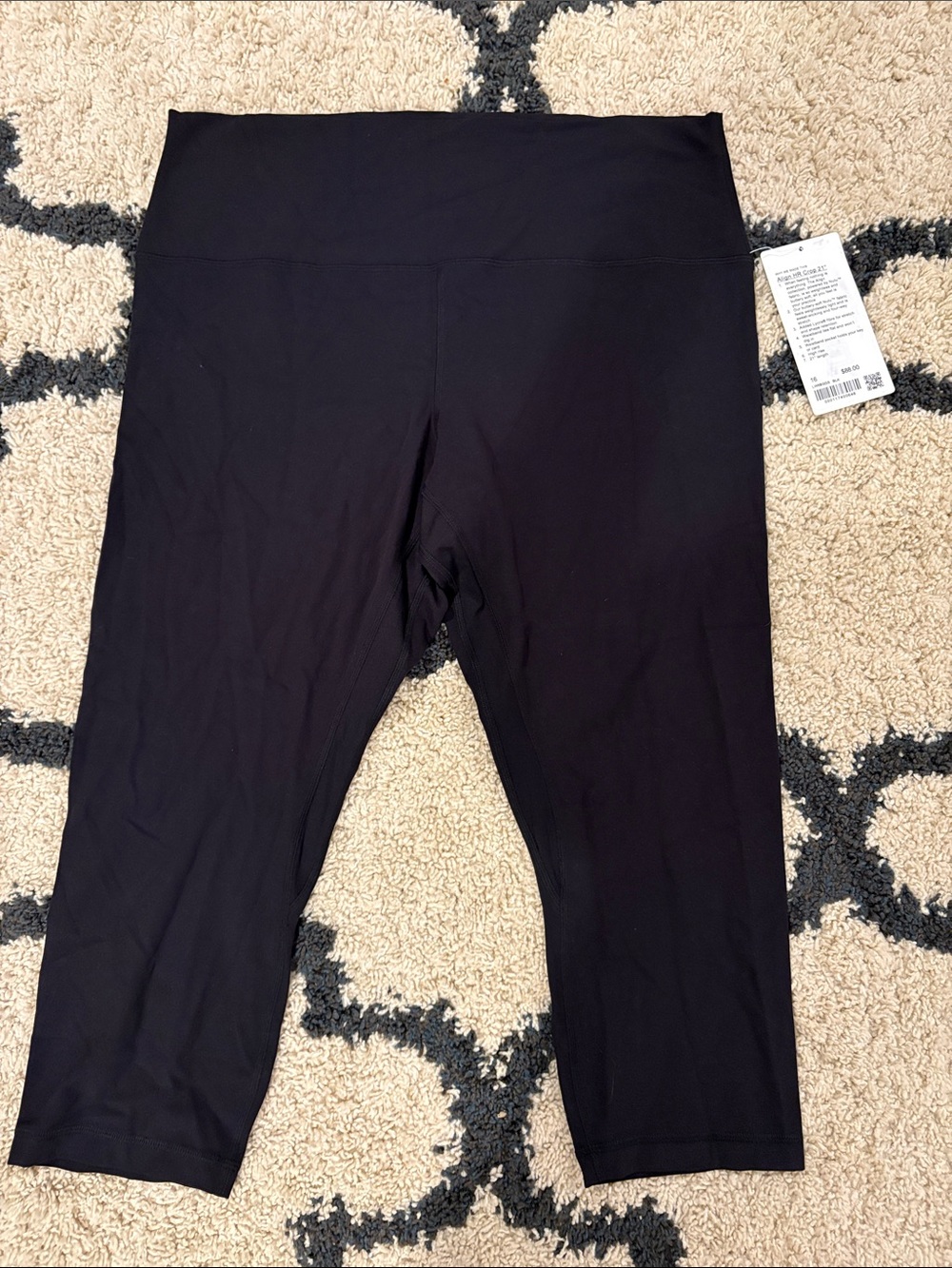 lululemon athletica Women’s Capri Leggings NWT